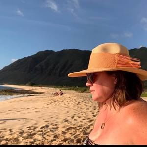 Meet your Posher, Carolina